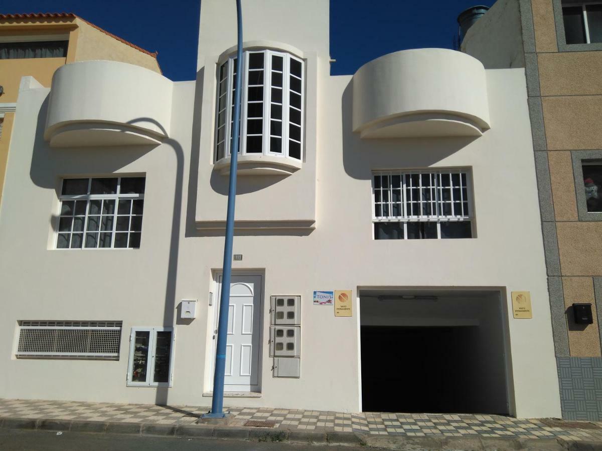 דירות ארינאגה Toni'S מראה חיצוני תמונה